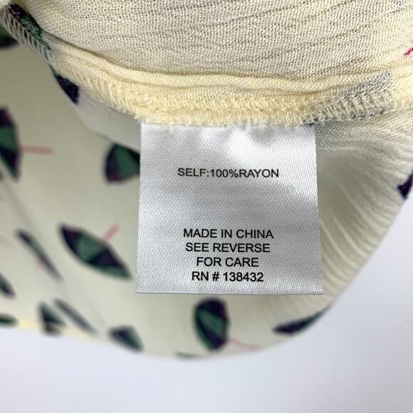 Modcloth Tie Neck Short Sleeve Blouse Womens Size Medium Cream Umbrella Print - Picture 7 of 9